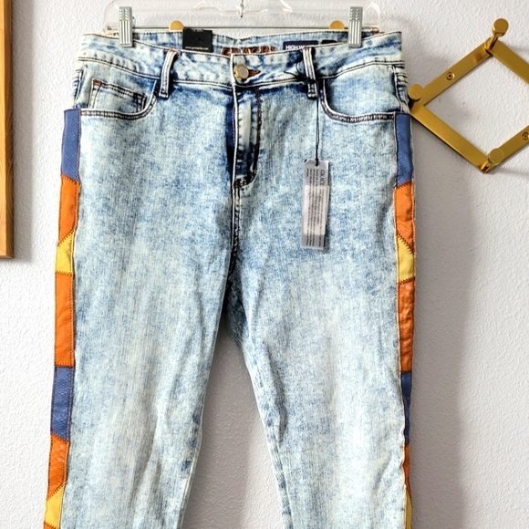 NWT Grace jeans with side tape - Picture 2 of 8